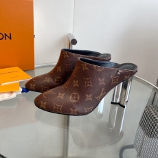 Louis Vuitton Slippers